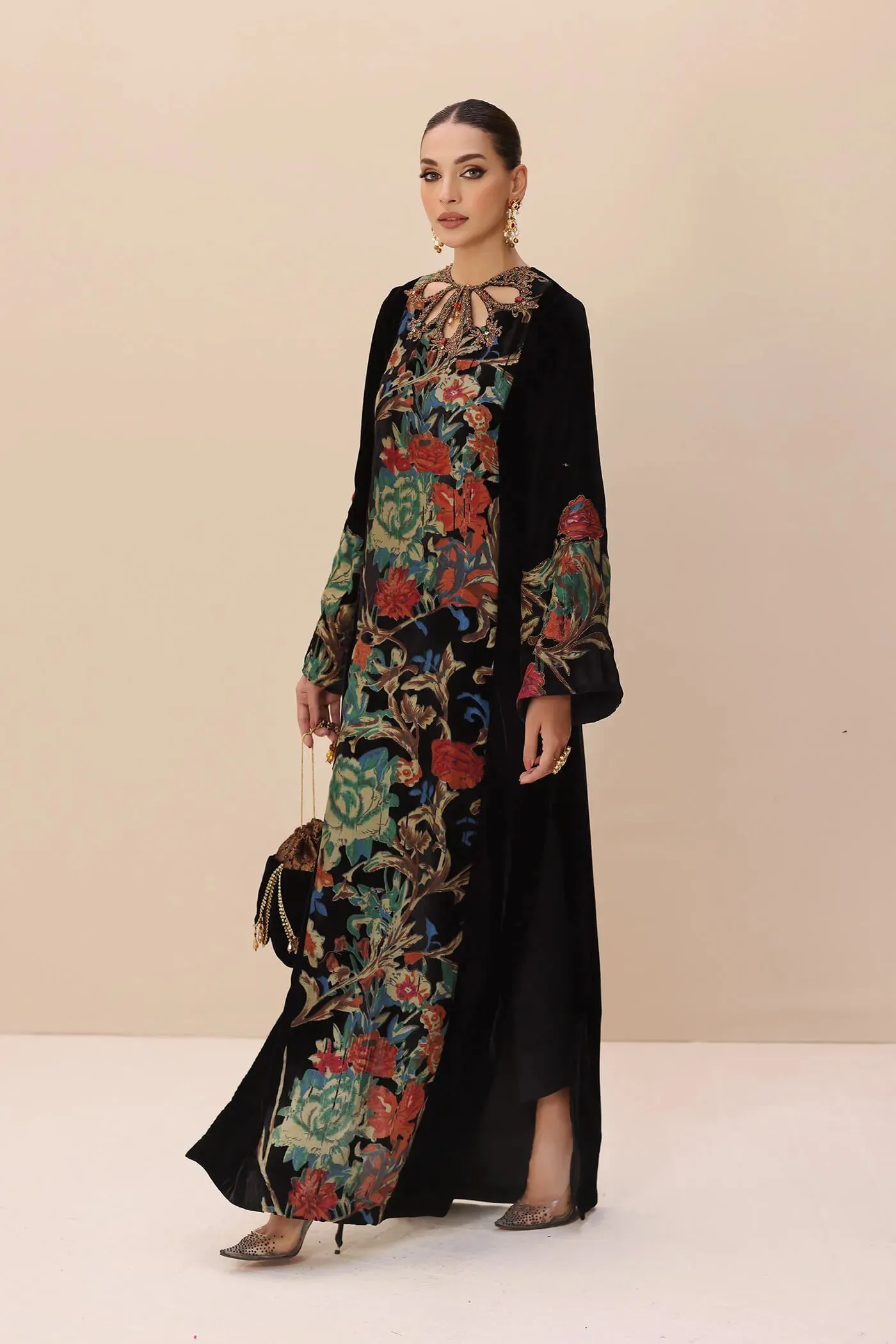 Elegant Black Embroidered Pakistani Salwar Kameez with Heavy Shawl