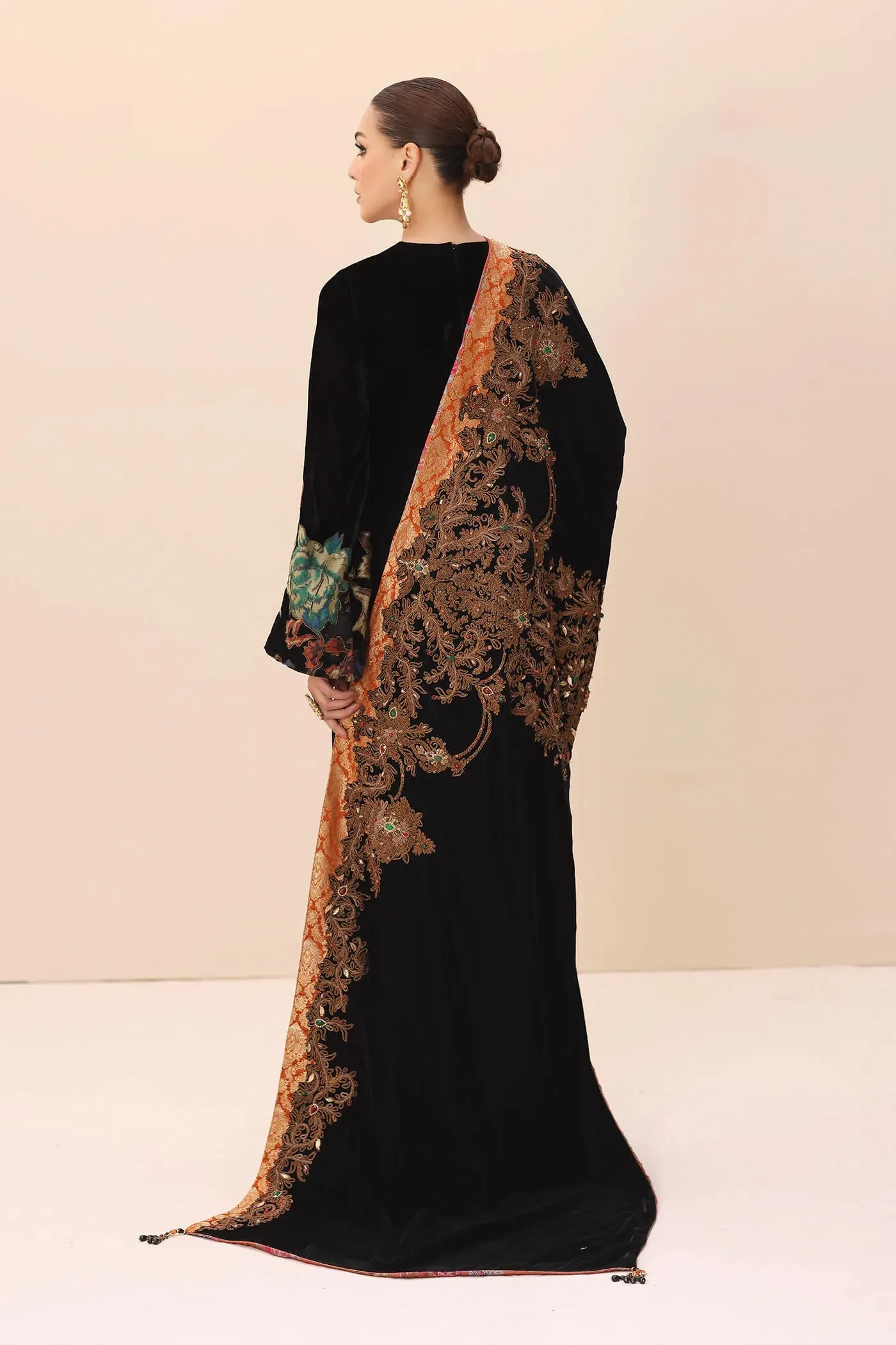 Elegant Black Embroidered Pakistani Salwar Kameez with Heavy Shawl