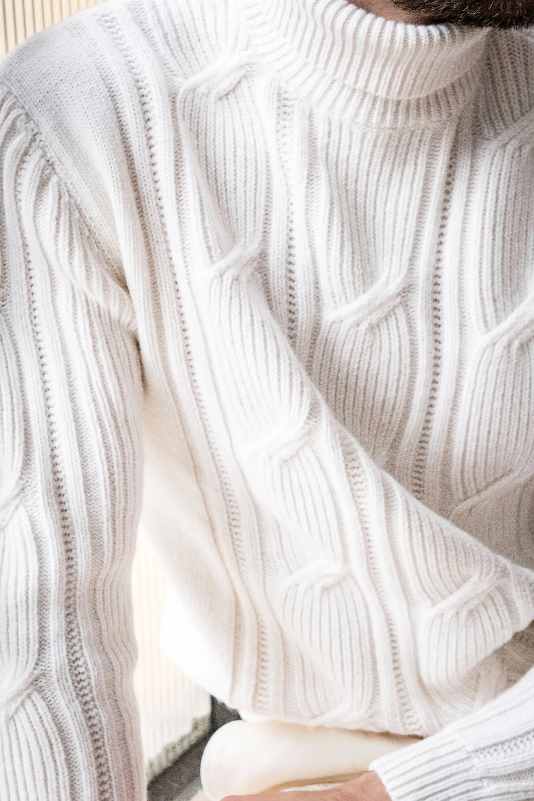 White jacquard patterned wool & cashmere turtleneck – Made in Italy