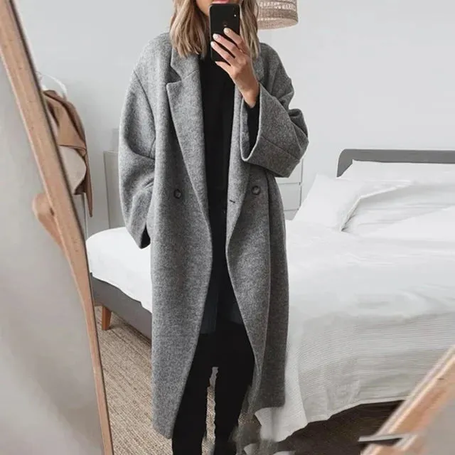 Women's Long Notched Lapel Wool Coat with Buttons | Ideal for Autumn/Winter